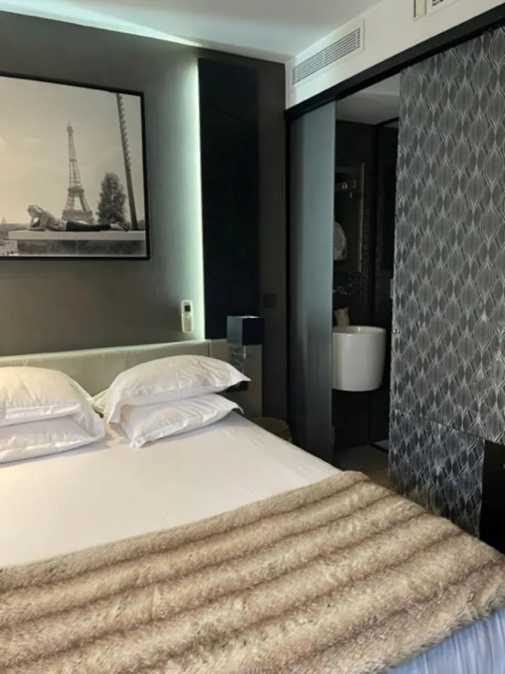Hotel Elysees Paris 3*,  France