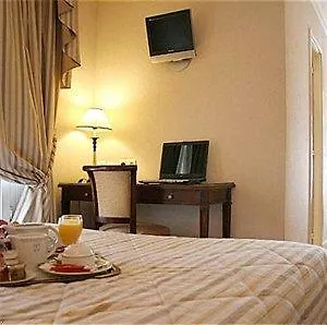 ***  Hotel Elysees Paris France